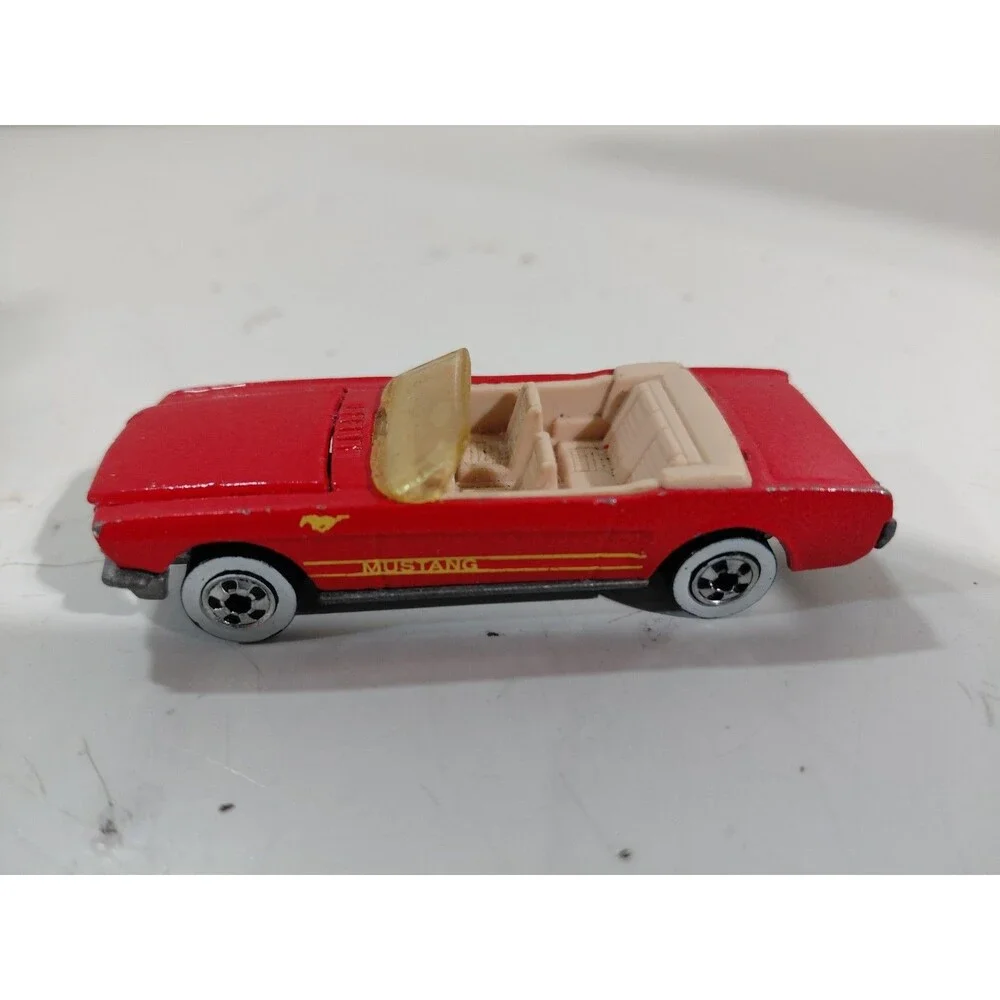 Hot Wheels 1984 Malaysia 1:64 DieCast 1965 Ford Mustang Convertible Muscle Car
